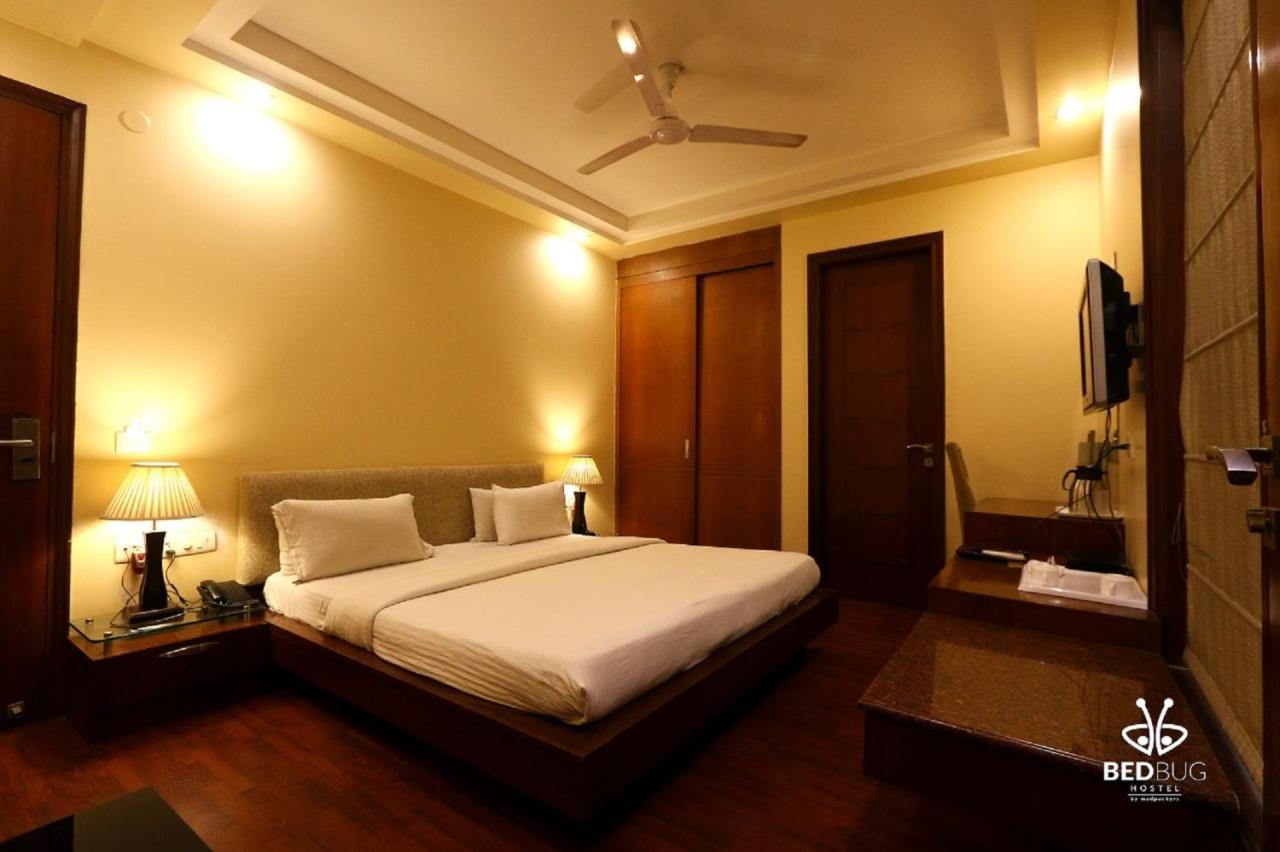 Madpackers Delhi West Hostel New Delhi Exterior photo