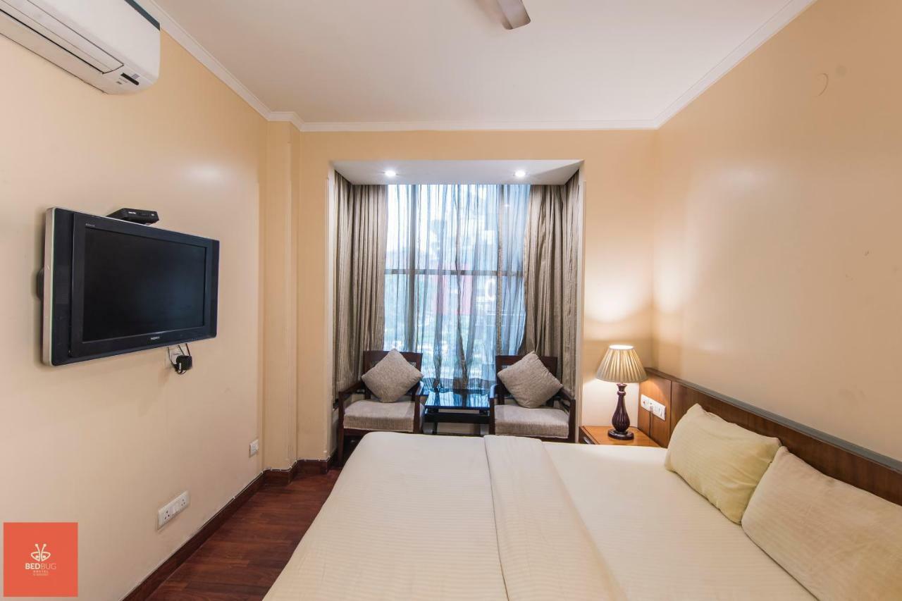 Madpackers Delhi West Hostel New Delhi Exterior photo